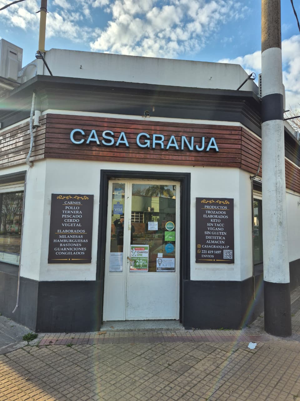 Casa Granja — Pollajería y almacén en La Plata